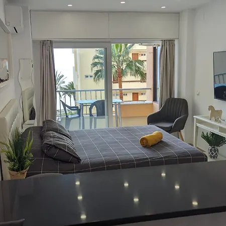 Comfortable Studio In Marbella With Sea Views Buitenkant foto