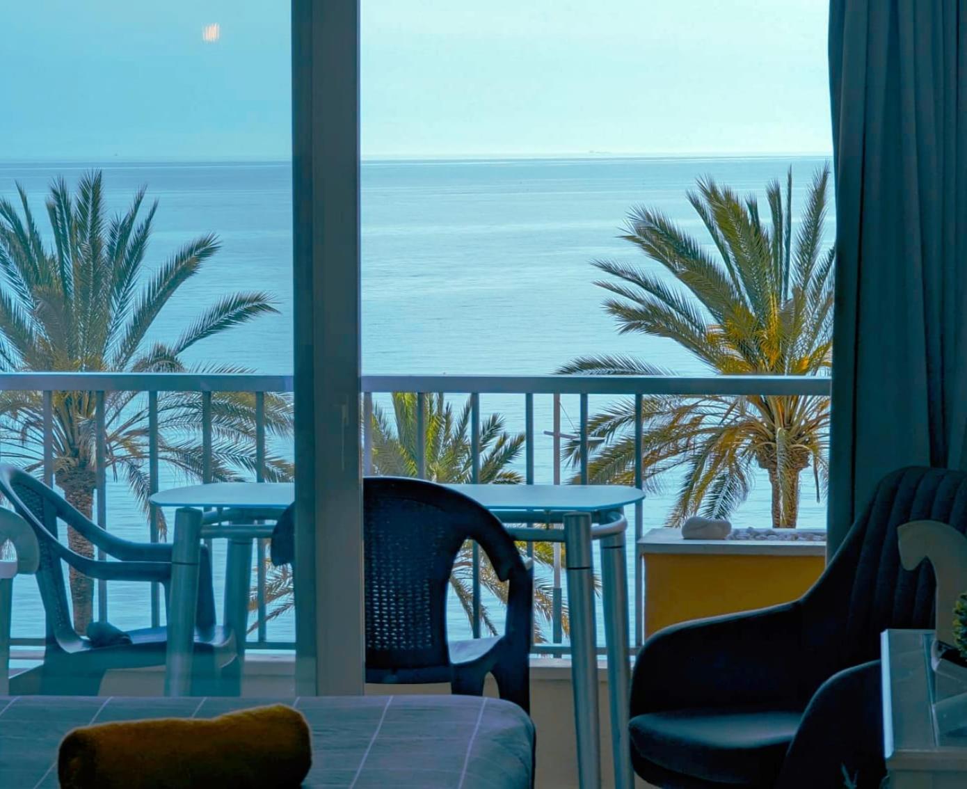 Comfortable In With Sea Views *
