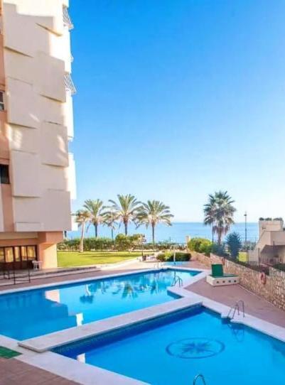 Comfortable In With Sea Views *